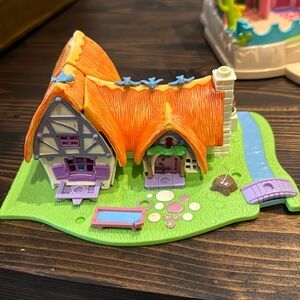 Vintage Bluebird Polly Pocket Disney Snow White Seven Dwarves Light-up Cottage